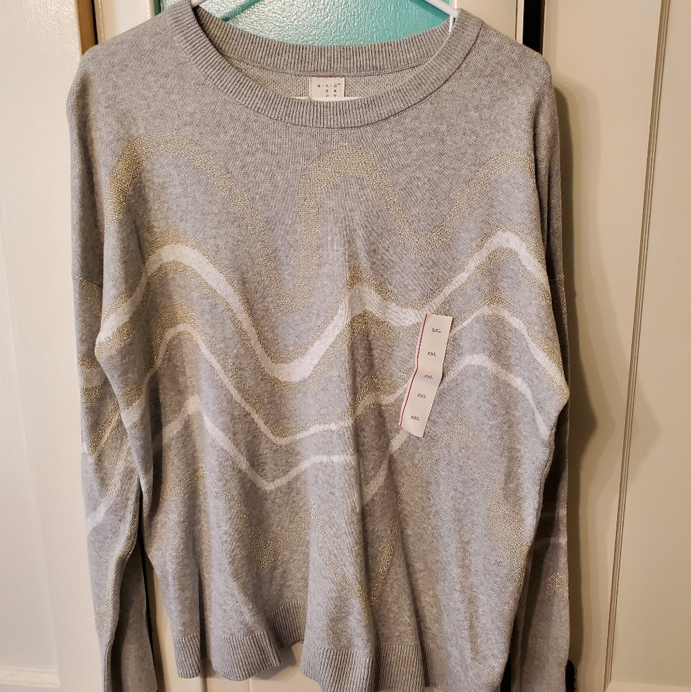 Crew neck lightweight sweater